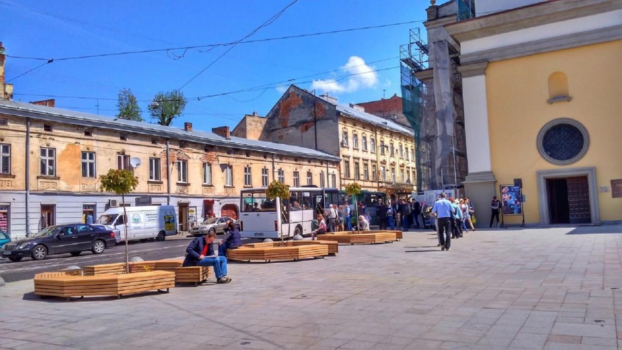 Apartment On Lychakivska Lviv Exterior photo